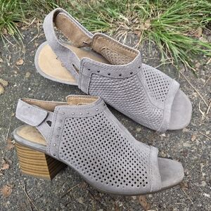 Vintage 7 Eight • "Lacy" Peep-Toe Heels